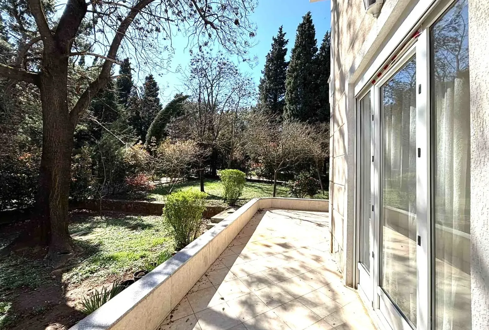 Rent, house, 300m², Zagorič, Podgorica