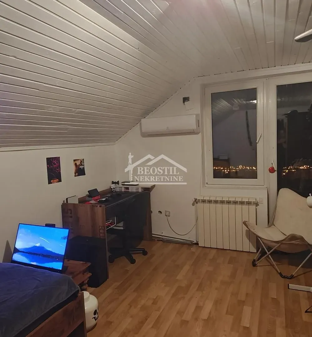 Sale, house, 225m², Zemun Ugrinovci, Zemun Sve Podlokacije