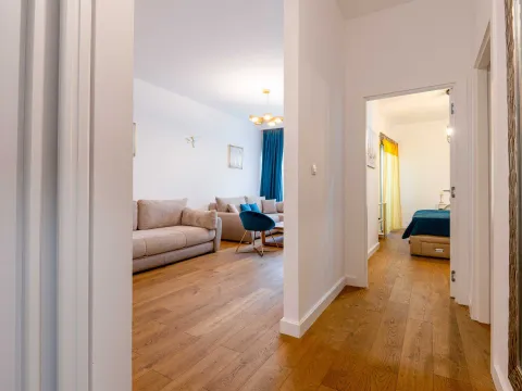 Prodaja, jednosoban stan, 65m², Centar, Bar - image 15