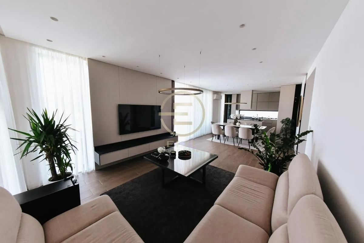 Prodaja, kuća, 253m², Rakovac, Novi Sad Sve Podlokacije