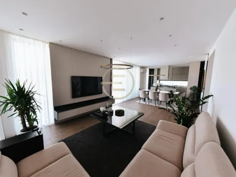 Prodaja, kuća, 253m², Rakovac, Novi Sad Sve Podlokacije - image 1