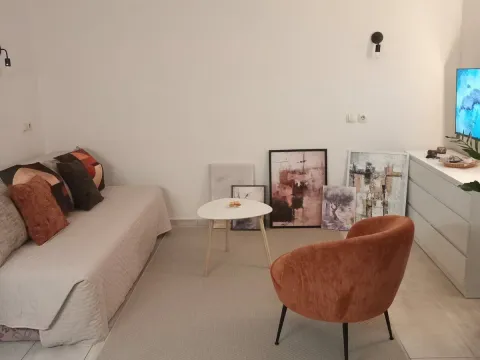 Rent, one bedroom apartment, 28m², Sutomore, Bar - image 3