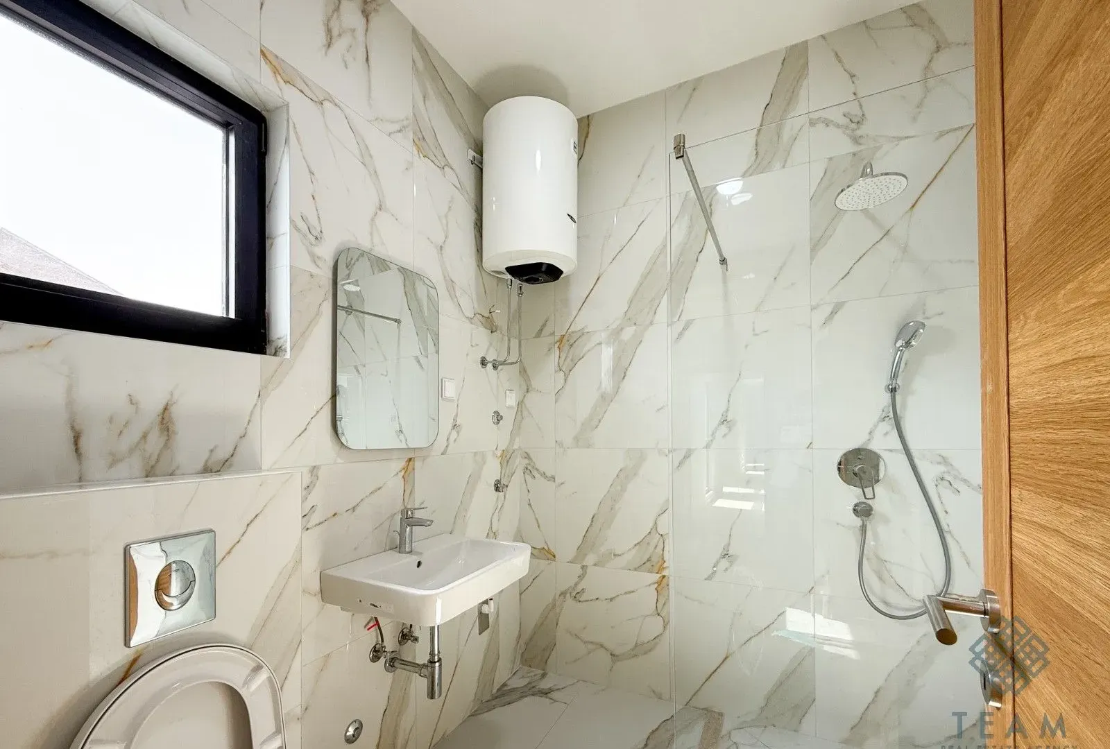 Prodaja, garsonjera, 33m², Momišići, Podgorica