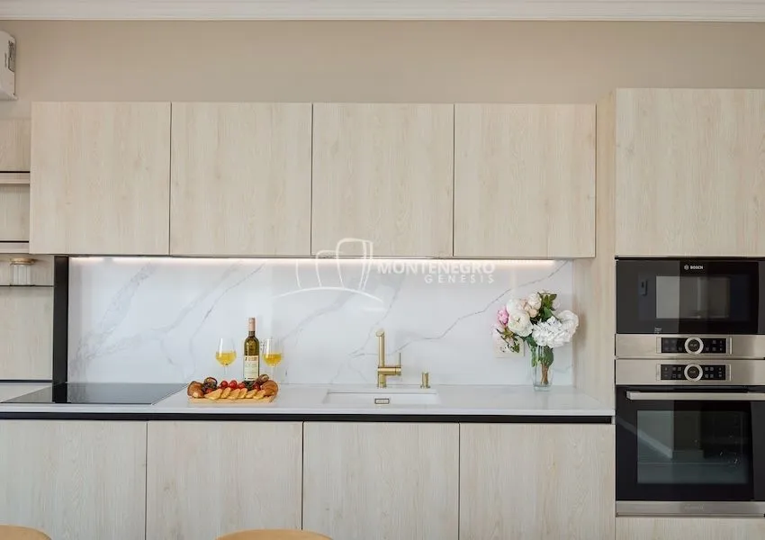 Prodaja, trosoban stan, 158m², Dobrota, Kotor