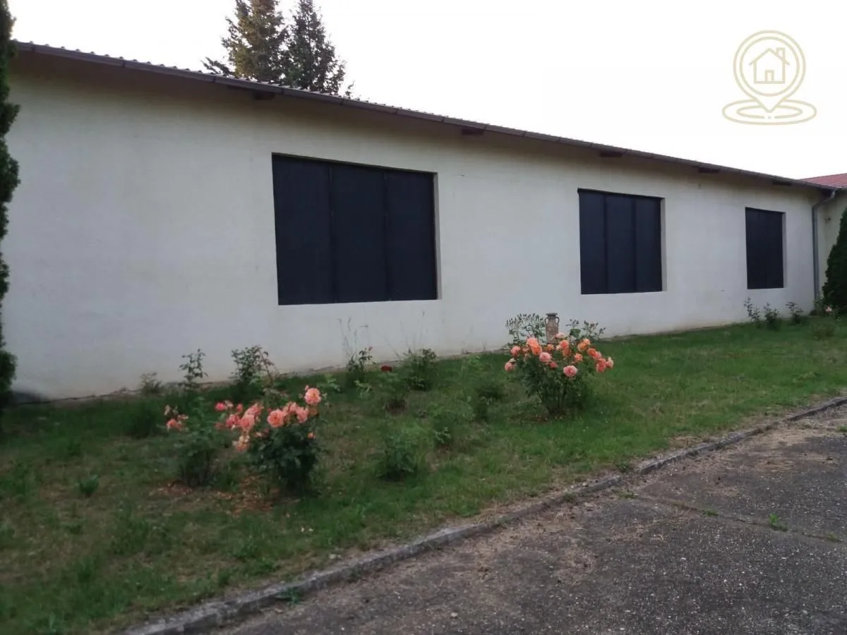 Rent, office space, 1200m², Mladenovac, Beograd