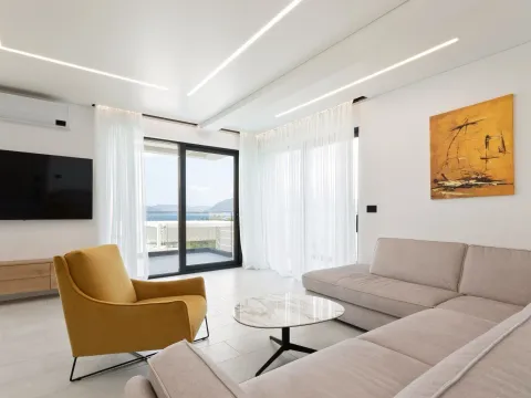 Izdavanje, kuća, 400m², Marići, Tivat - image 3