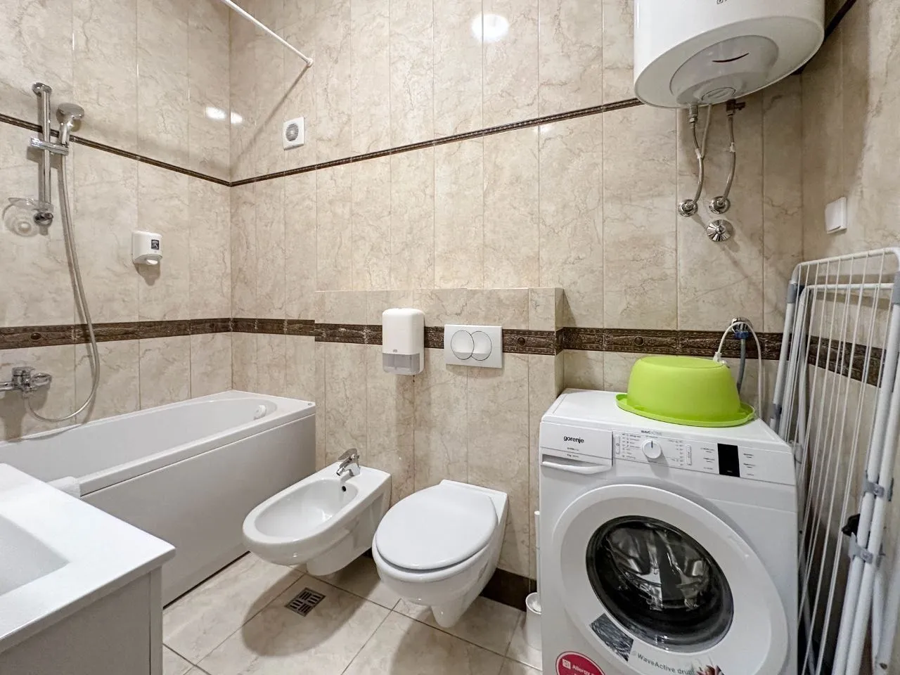 Rent, three bedroom apartment, 100m², Bečići, Budva