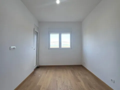 Sale, two bedroom apartment, 71m², New City, Podgorica - image 4