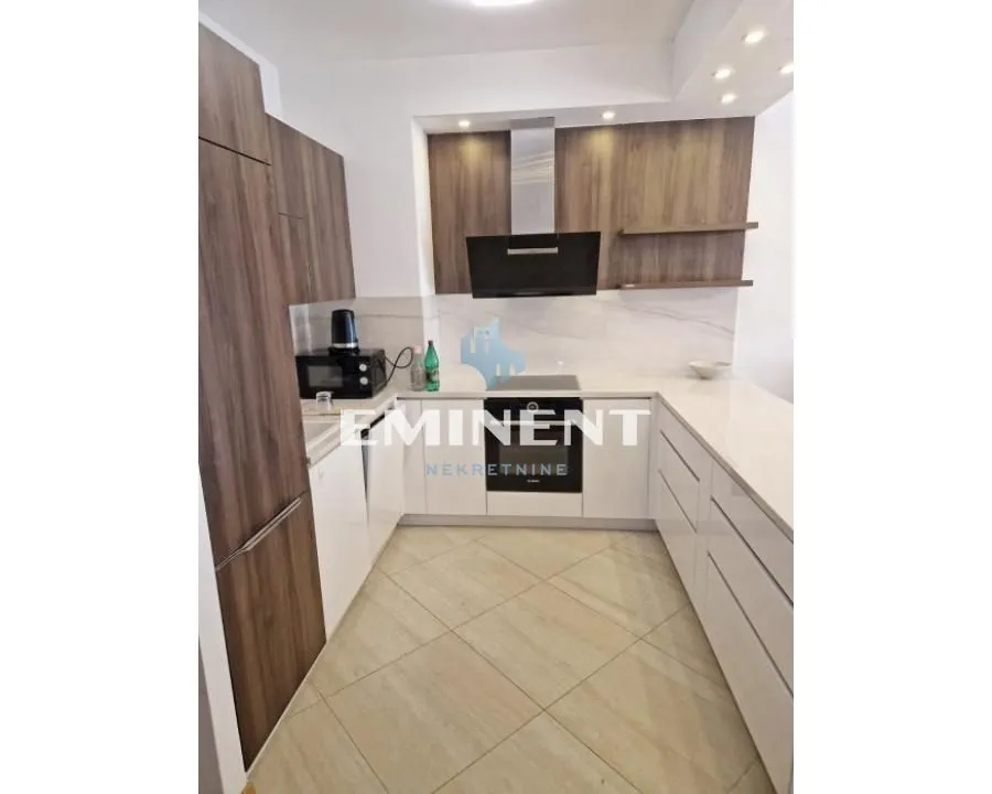 Izdavanje, dvosoban stan, 56m², Novi Beograd Blok 65, Novi Beograd Sve Podlokacije