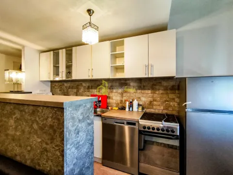 Izdavanje, trosoban stan, 70m², Centar, Podgorica - image 12