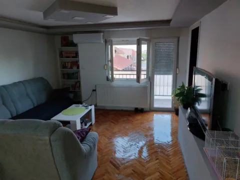 Sale, house, 308m², Jugoistočna radna zona, Inđija - image 11