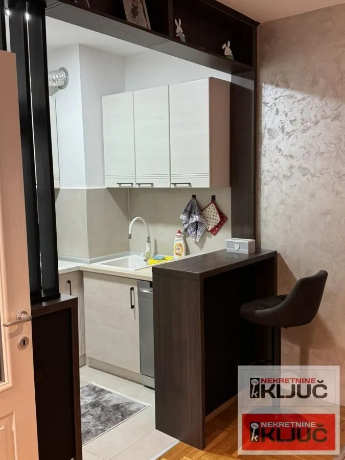 Prodaja, trosoban stan, 80m², Nova Detelinara, Novi Sad Sve Podlokacije