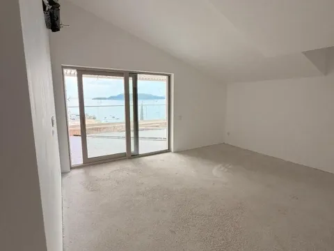 Sale, one bedroom apartment, 79m², Pržno, Budva - image 2