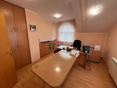Rent, office space, 180m², Rumenka, Novi Sad Sve Podlokacije