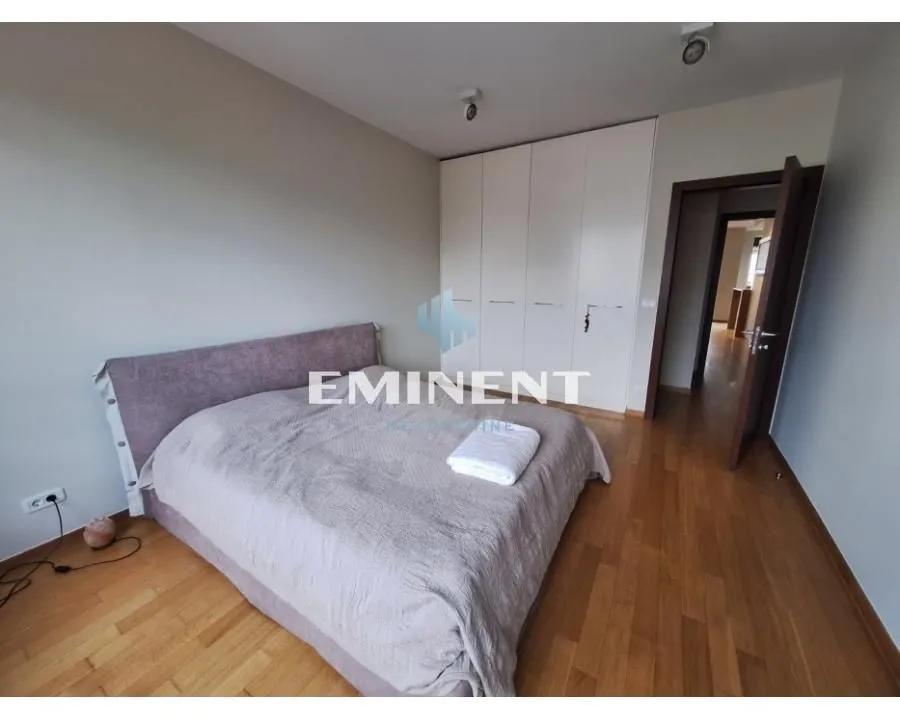Izdavanje, trosoban stan, 102m², Vračar Hram, Vračar Sve Podlokacije