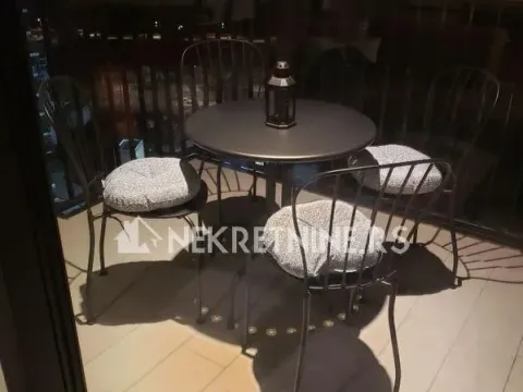 Izdavanje, trosoban stan, 85m², Savski Venac, Beograd - image 4