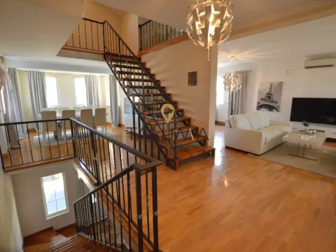 Prodaja, kuća, 350m², Dahna, Podgorica - image 23