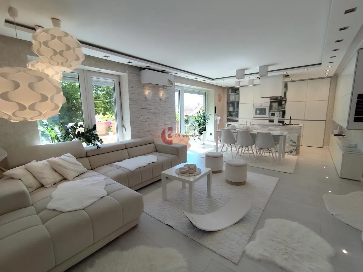 Prodaja, stan, 104m², Kertvaroš, Subotica
