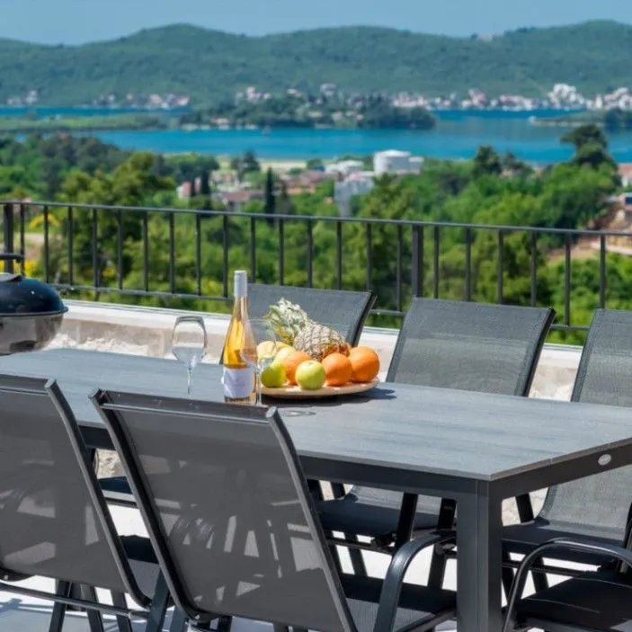 Sale, house, 250m², Mrčevac, Tivat