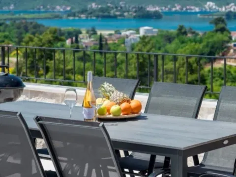 Sale, house, 250m², Mrčevac, Tivat