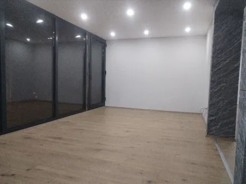 Rent, office space, 55m², Sremčica, Beograd - image 11