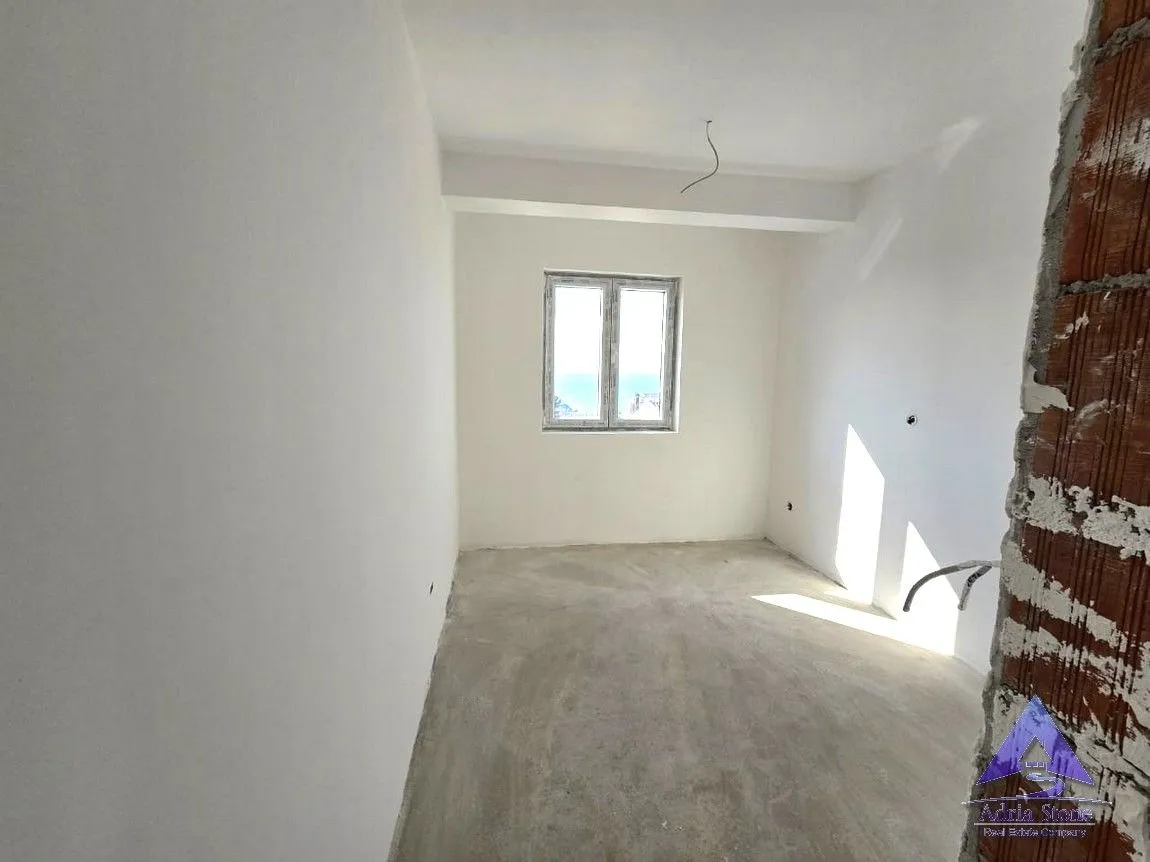Sale, two bedroom apartment, 55m², Petrovac, Budva