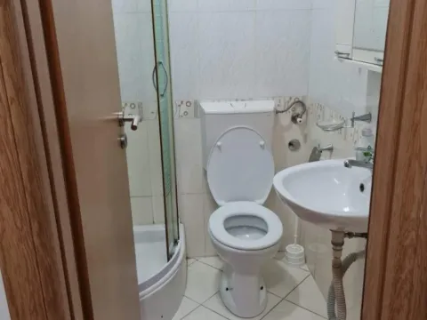 Izdavanje, jednosoban stan, 43m², City Kvart, Podgorica - image 4