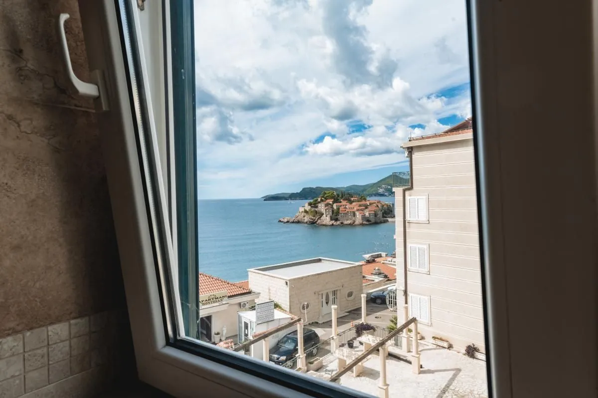 Prodaja, trosoban stan, 139m², Sveti Stefan, Budva