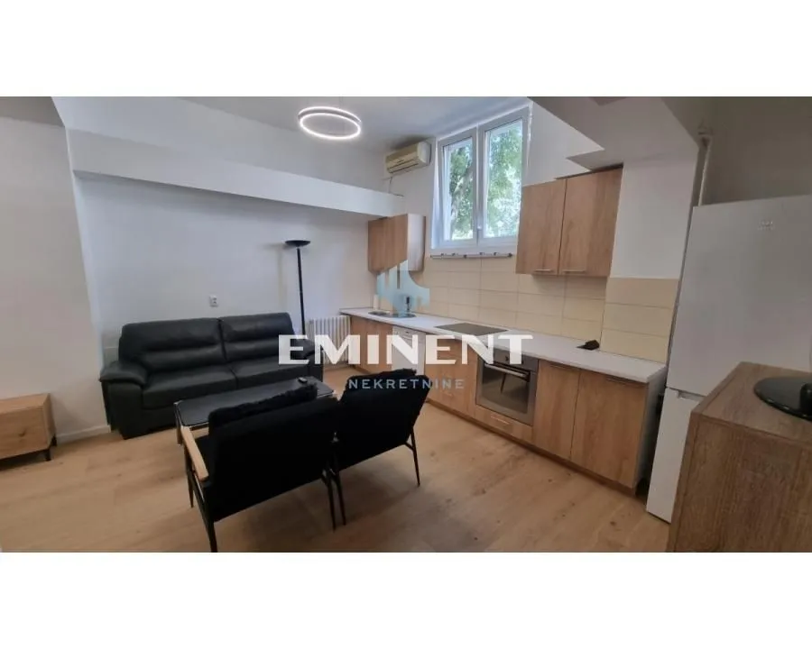 Izdavanje, dvosoban stan, 51m², Novi Beograd Blok 28, Novi Beograd Sve Podlokacije