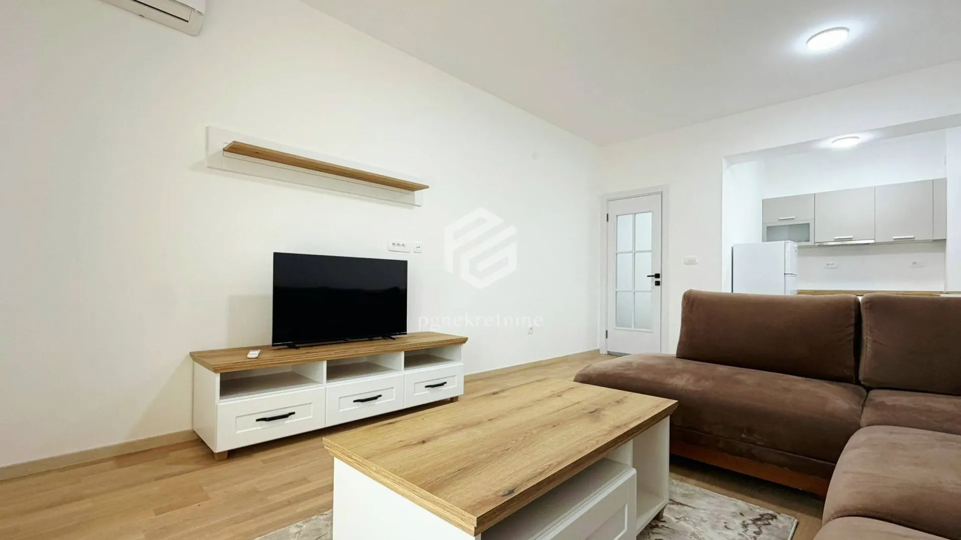 Rent, one bedroom apartment, 58m², Momišići, Podgorica