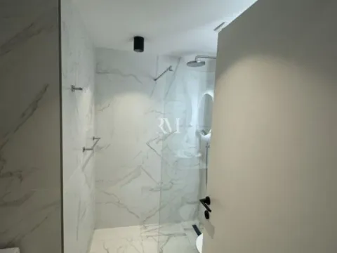 Prodaja, trosoban stan, 263m², Bečići, Budva - image 2