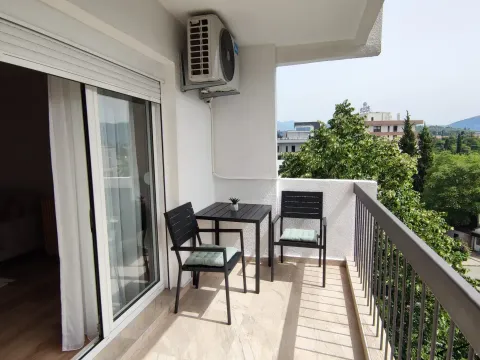 Rent, two bedroom apartment, 86m², Centar, Podgorica - image 10