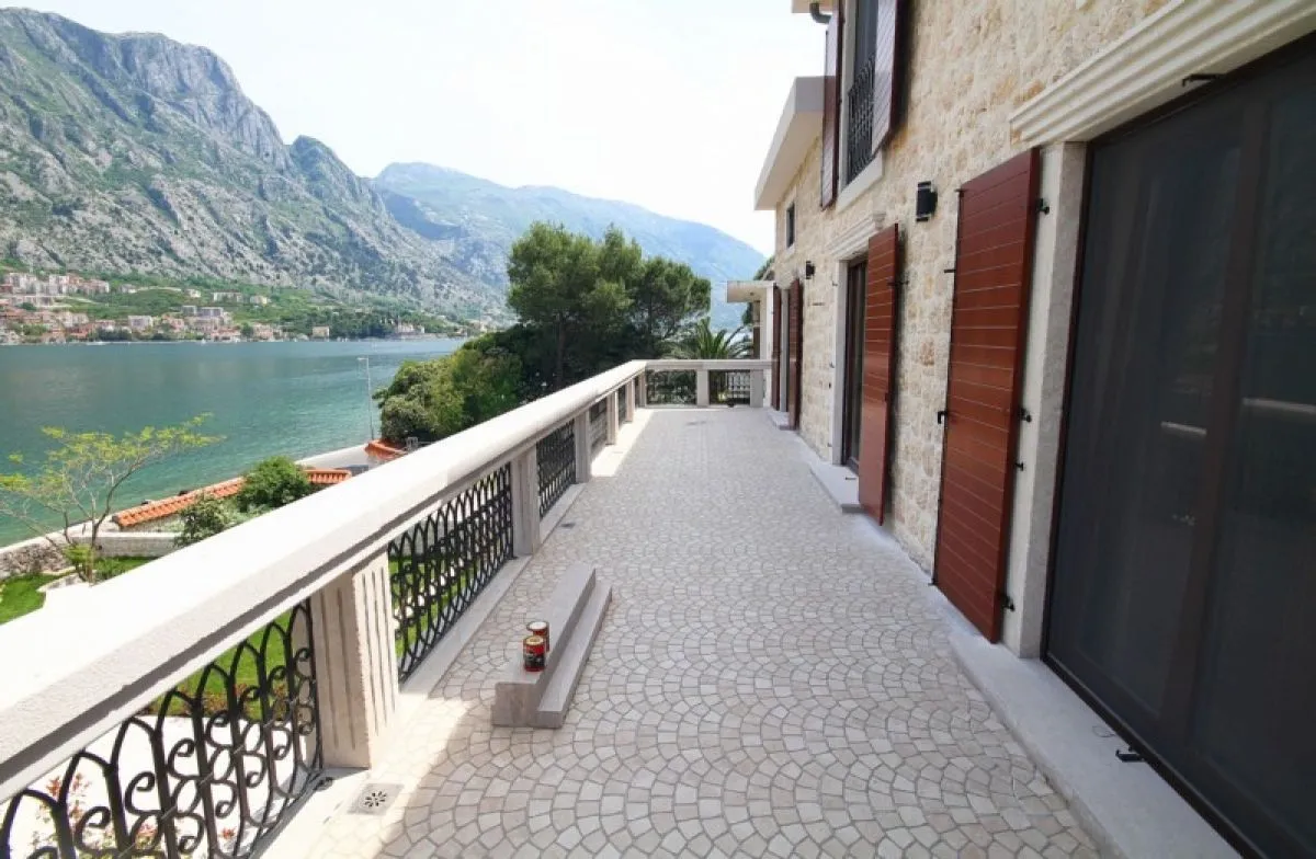Sale, house, 497m², Prčanj, Kotor