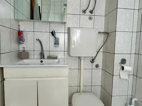 Sale, one bedroom apartment, 39m², Velji Vinogradi, Budva - image 11