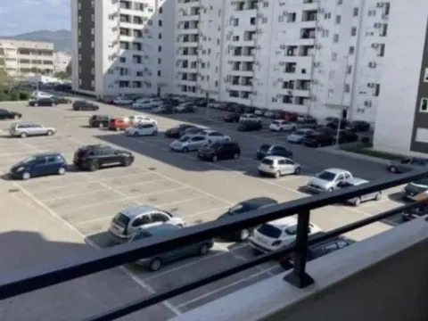 Izdavanje, jednosoban stan, 49m², Stari Aerodrom, Podgorica - image 4