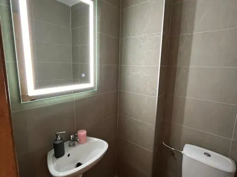 Izdavanje, dvosoban stan, 57m², Stari Aerodrom, Podgorica - image 4