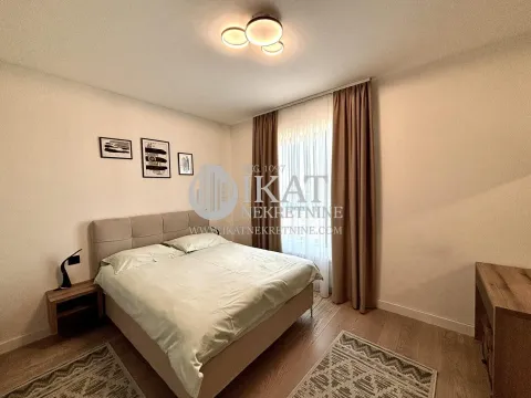 Izdavanje, trosoban stan, 85m², Savski Venac, Beograd - image 10