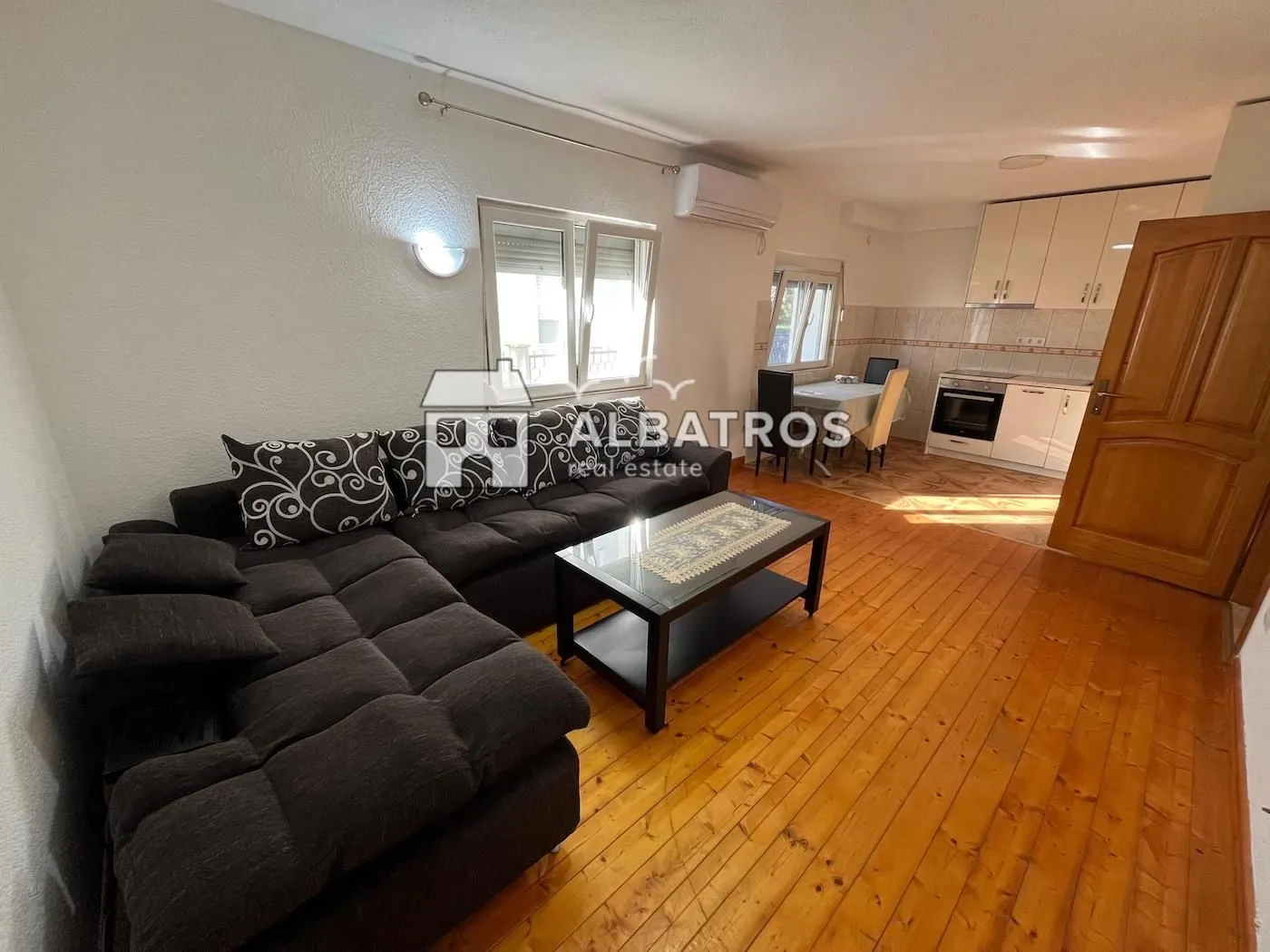 Izdavanje, dvosoban stan, 80m², Ilino, Bar