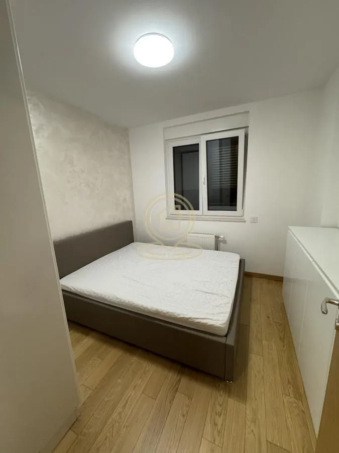 Izdavanje, dvosoban stan, 58m², Centar, Novi Sad