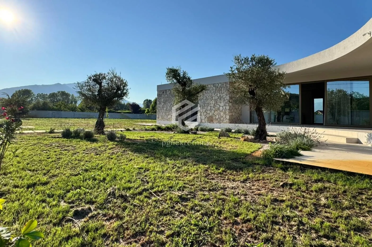 Izdavanje, kuća, 295m², Begovina, Danilovgrad