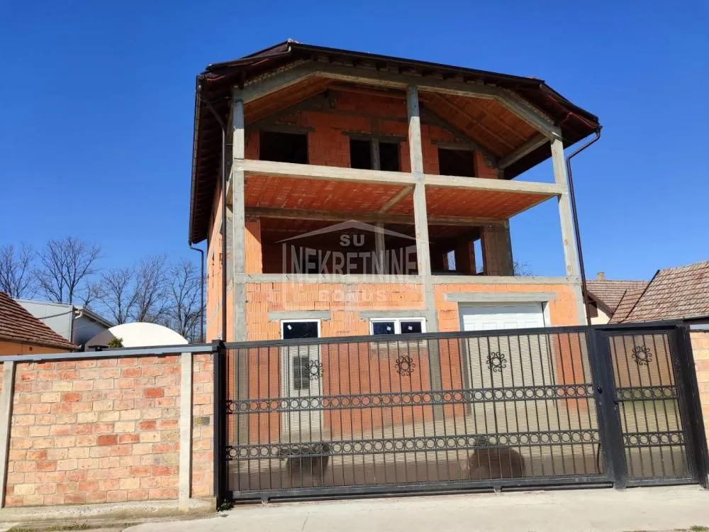 Prodaja, kuća, 505m², Novo Selo, Subotica