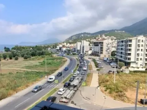 Prodaja, jednosoban stan, 53m², Ilino, Bar