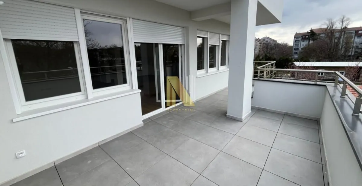 Prodaja, četvorosoban stan, 169m², Petrovaradin, Novi Sad