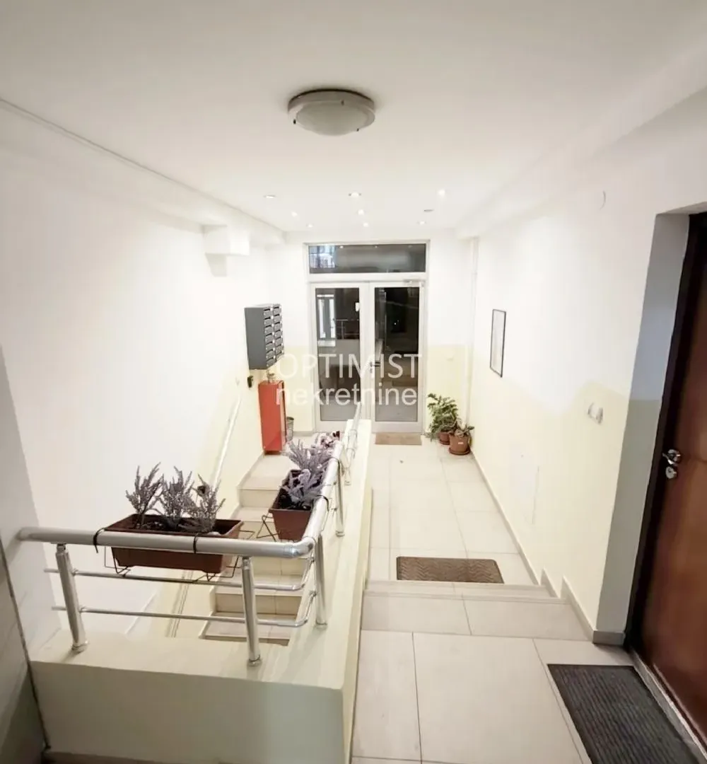 Prodaja, jednosoban stan, 34m², Lekino Brdo, Voždovac Sve Podlokacije