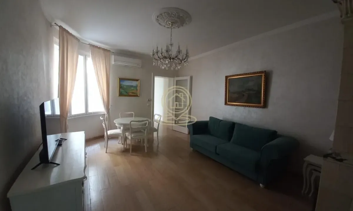 Izdavanje, trosoban stan, 70m², Stari Grad, Beograd