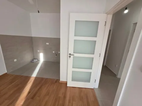 Prodaja, jednosoban stan, 45m², Pobrežje, Podgorica - image 6