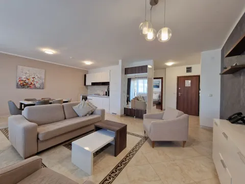 Rent, one bedroom apartment, 90m², Bečići, Budva - image 23