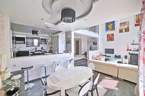 Prodaja, kuća, 300m², Budva, Crna Gora - image 9