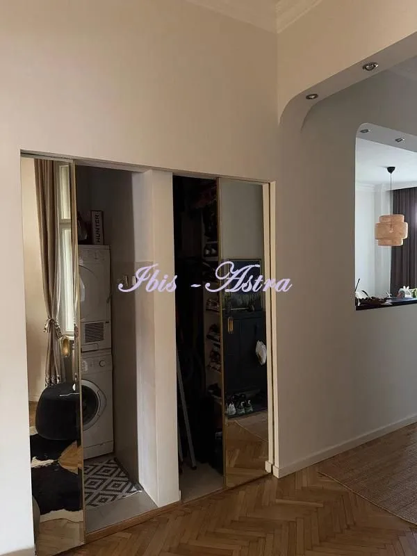 Sale, three bedroom apartment, 108m², Skadarlija, Beograd