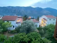 Izdavanje, kuća, 400m², Dobrota, Kotor - image 1